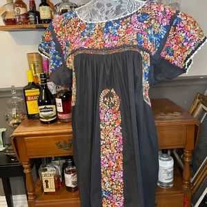 Vintage hang embroidered Mexican style dress